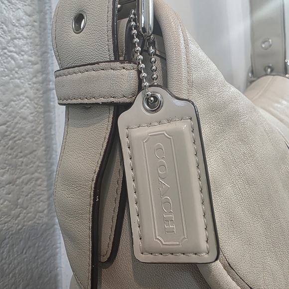 Coach Soho Vintage Cream Leather Shoulder And/or Crossbody Bag - Picture 3 of 9